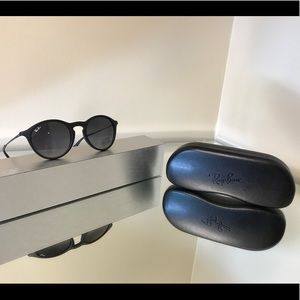RB4243 Ray-Ban Sunglasses